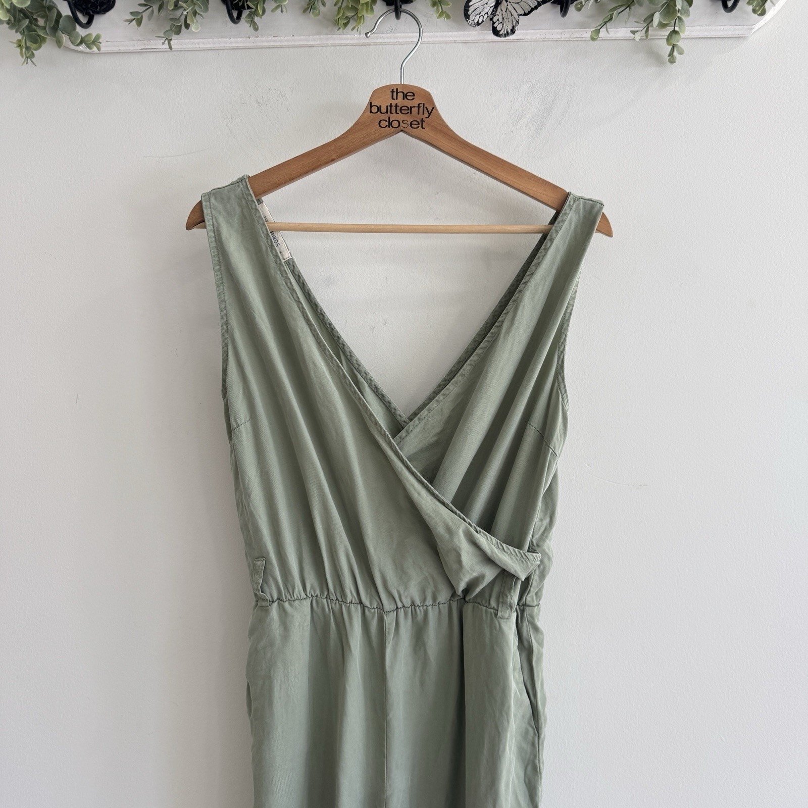 Twothirds Explore The Garden Green Sleeveless Jumpsuit Medium 13-4078 — image 3 of 5